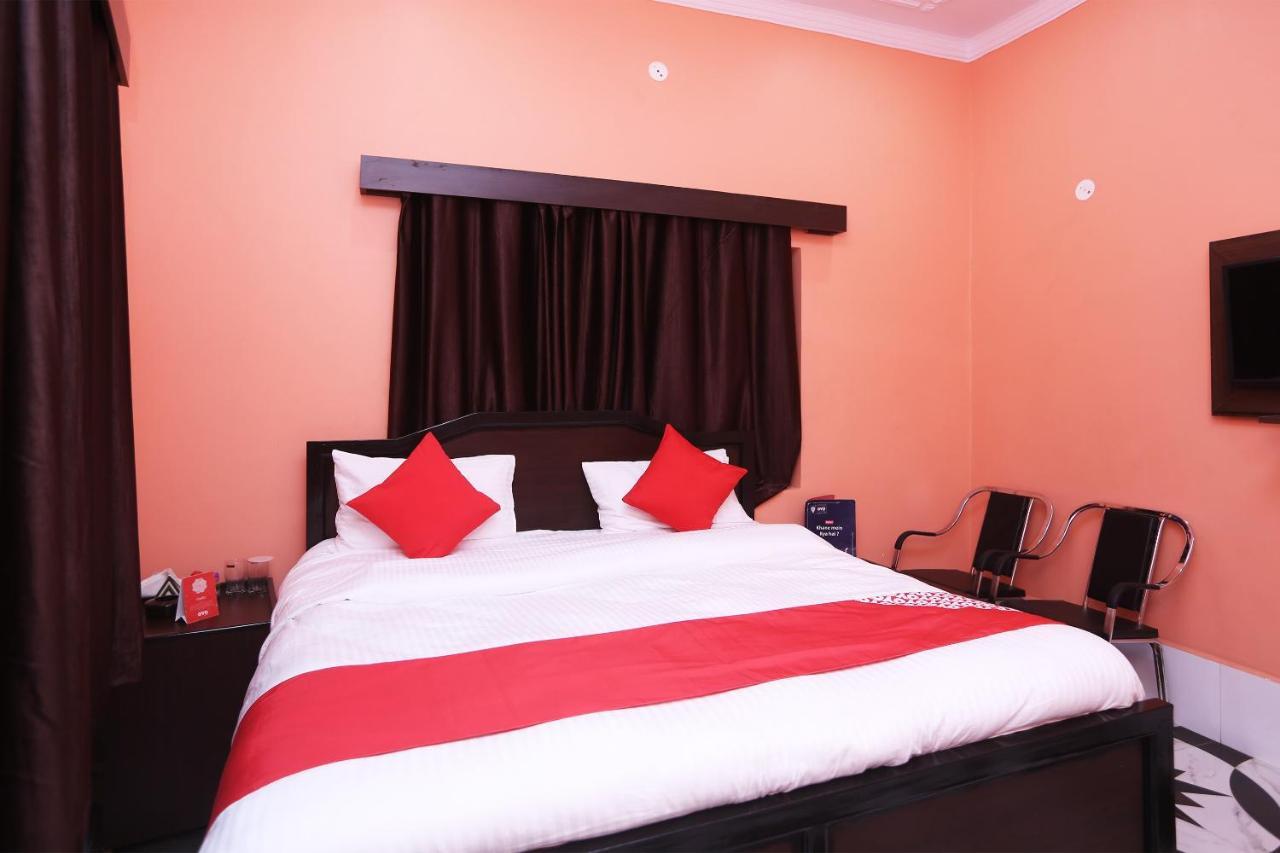 Oyo 22221 Yadav Hotel Bhiwadi Exteriér fotografie