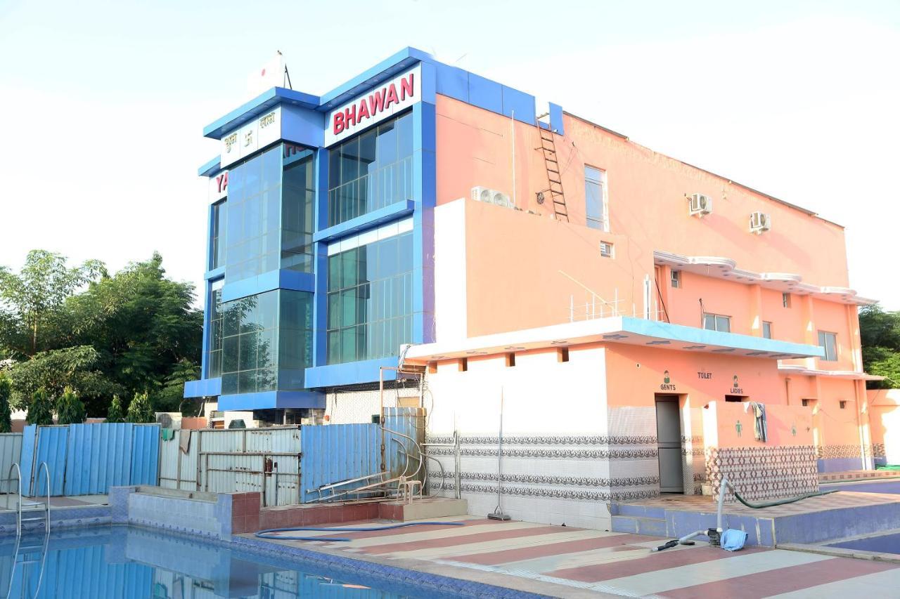 Oyo 22221 Yadav Hotel Bhiwadi Exteriér fotografie